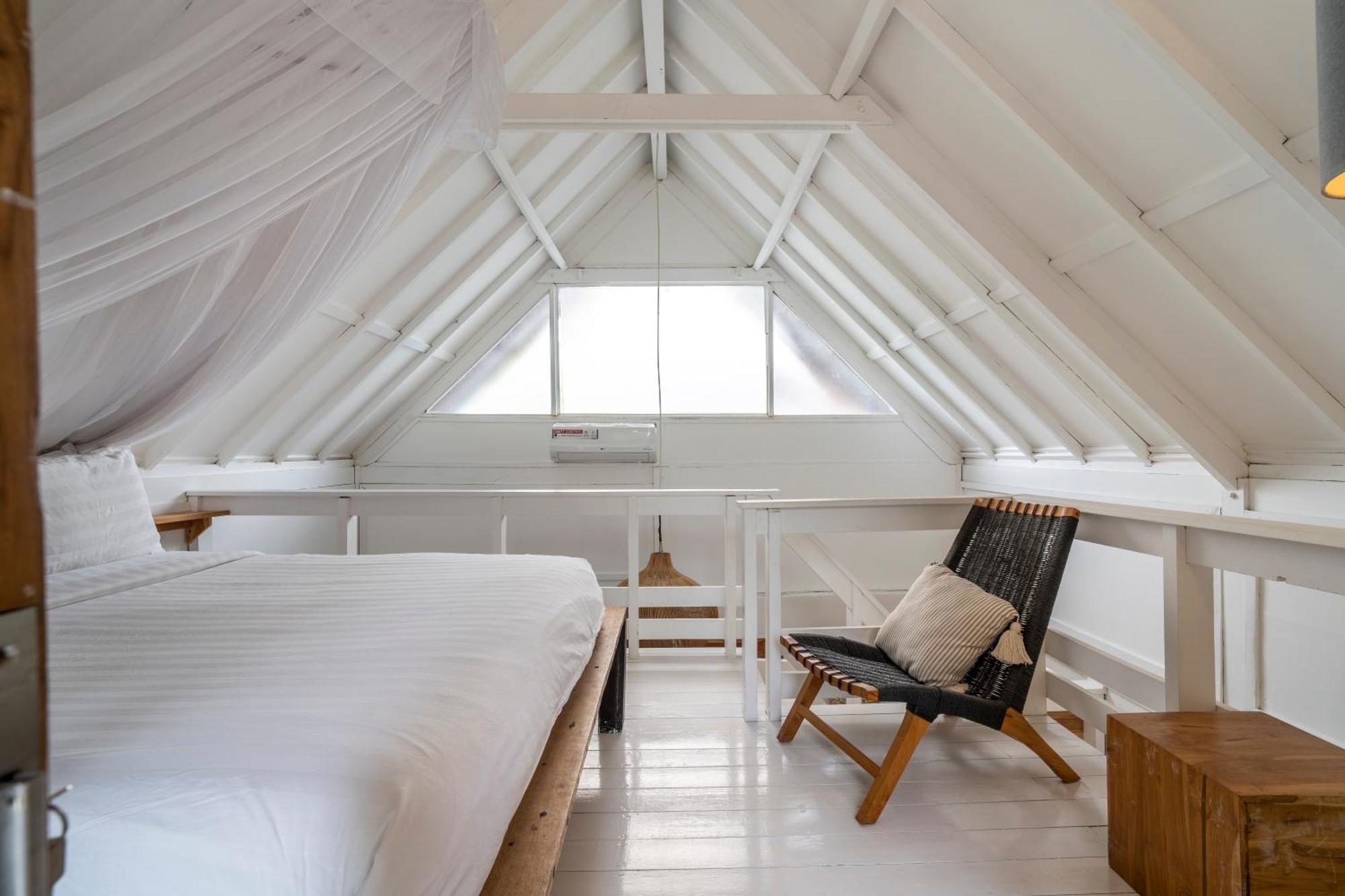 Deluxe Studio,1717108985:JPEG