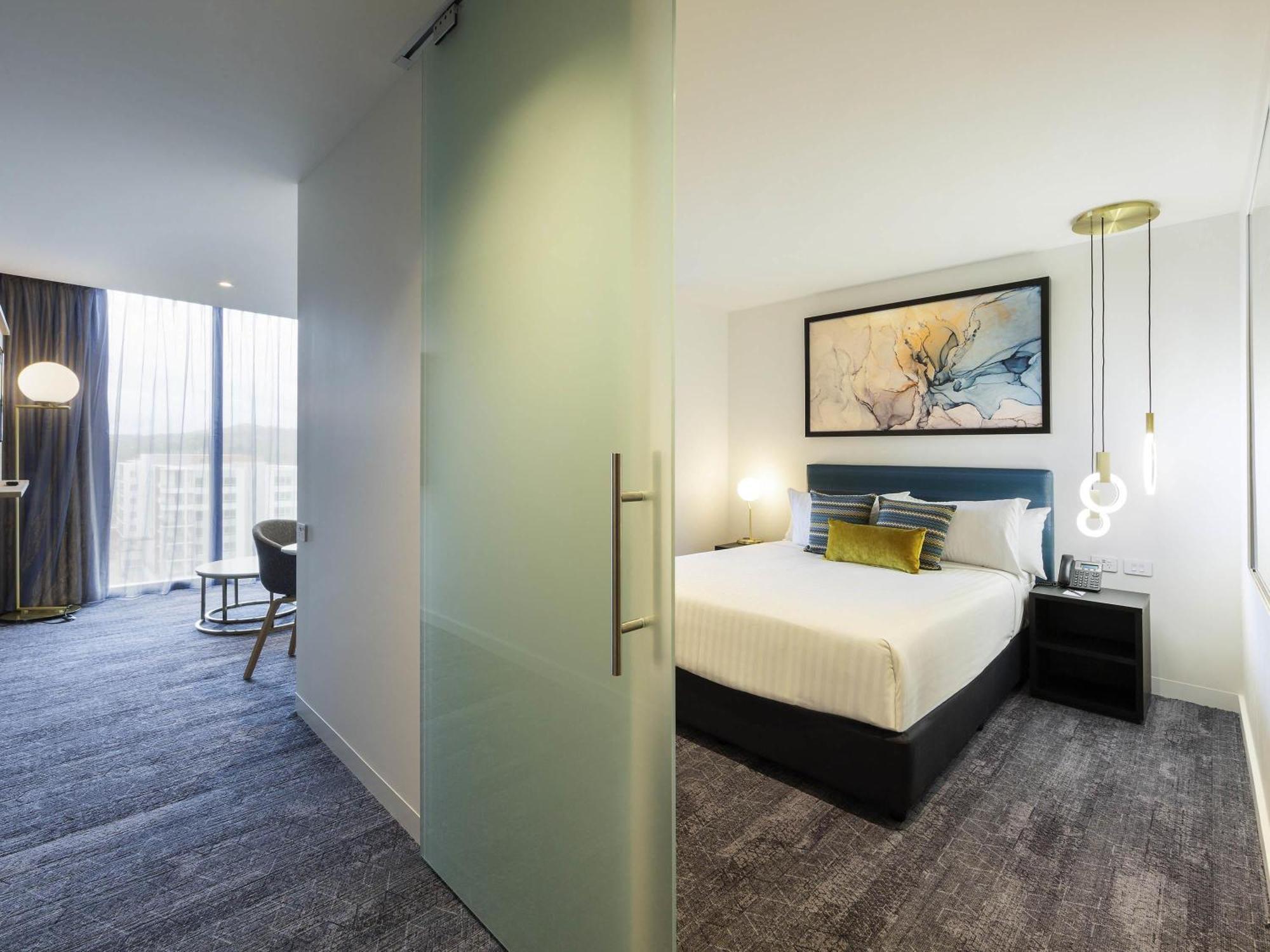 One-Bedroom Apartment with One Queen Bed