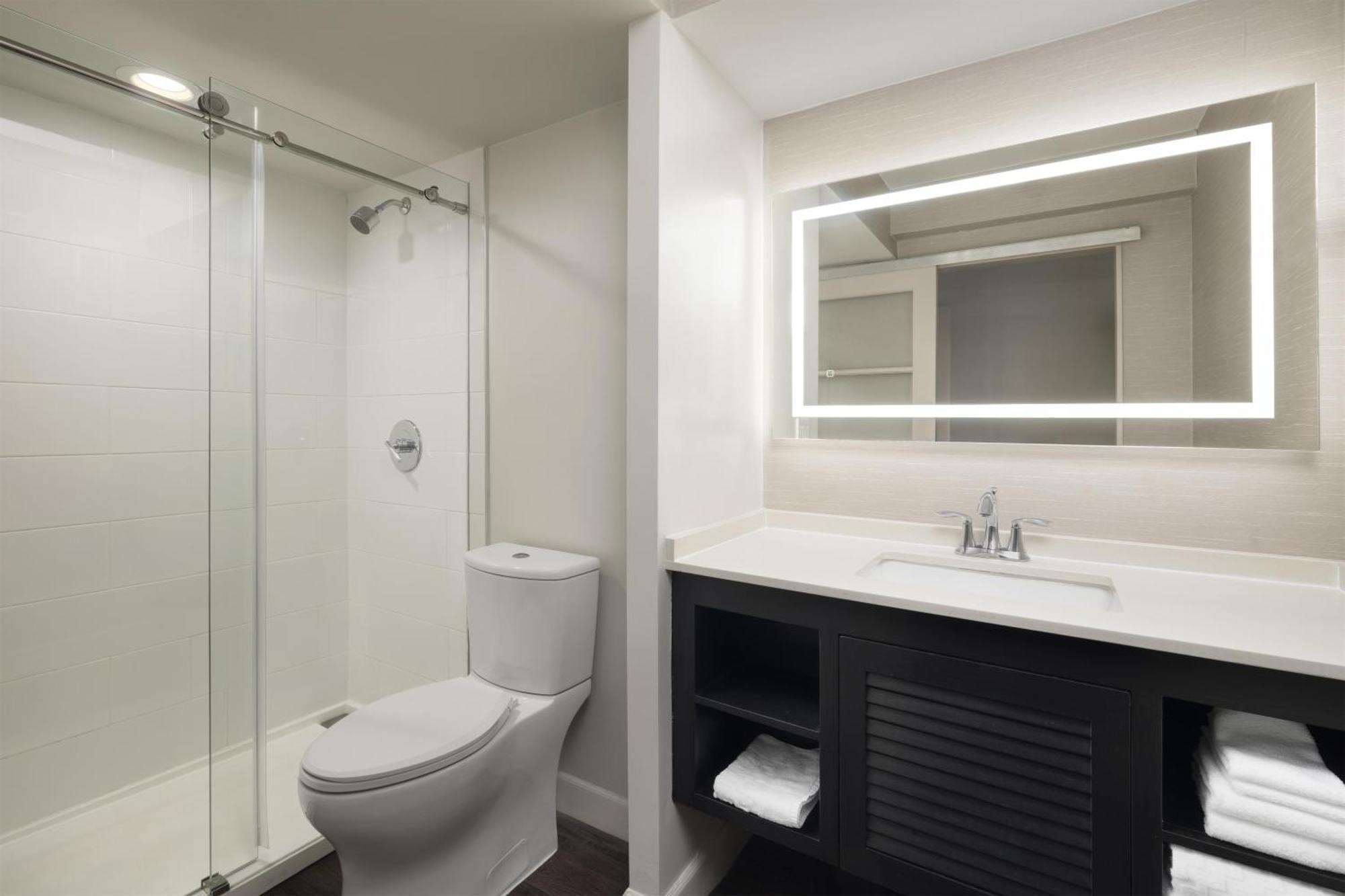 Queen Room with Two Queen Beds - Non-Smoking,1722912428:JPEG