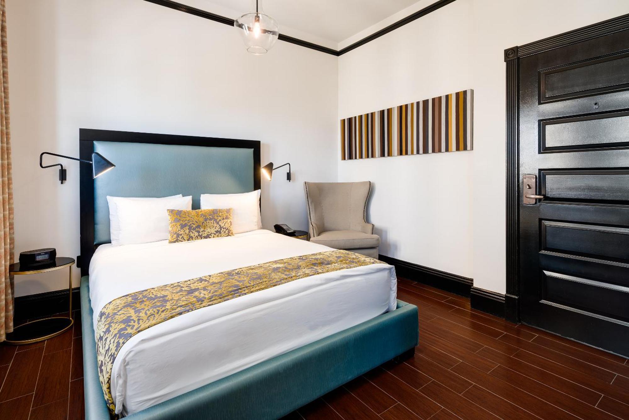 Classic Queen Room,1722964359:JPEG