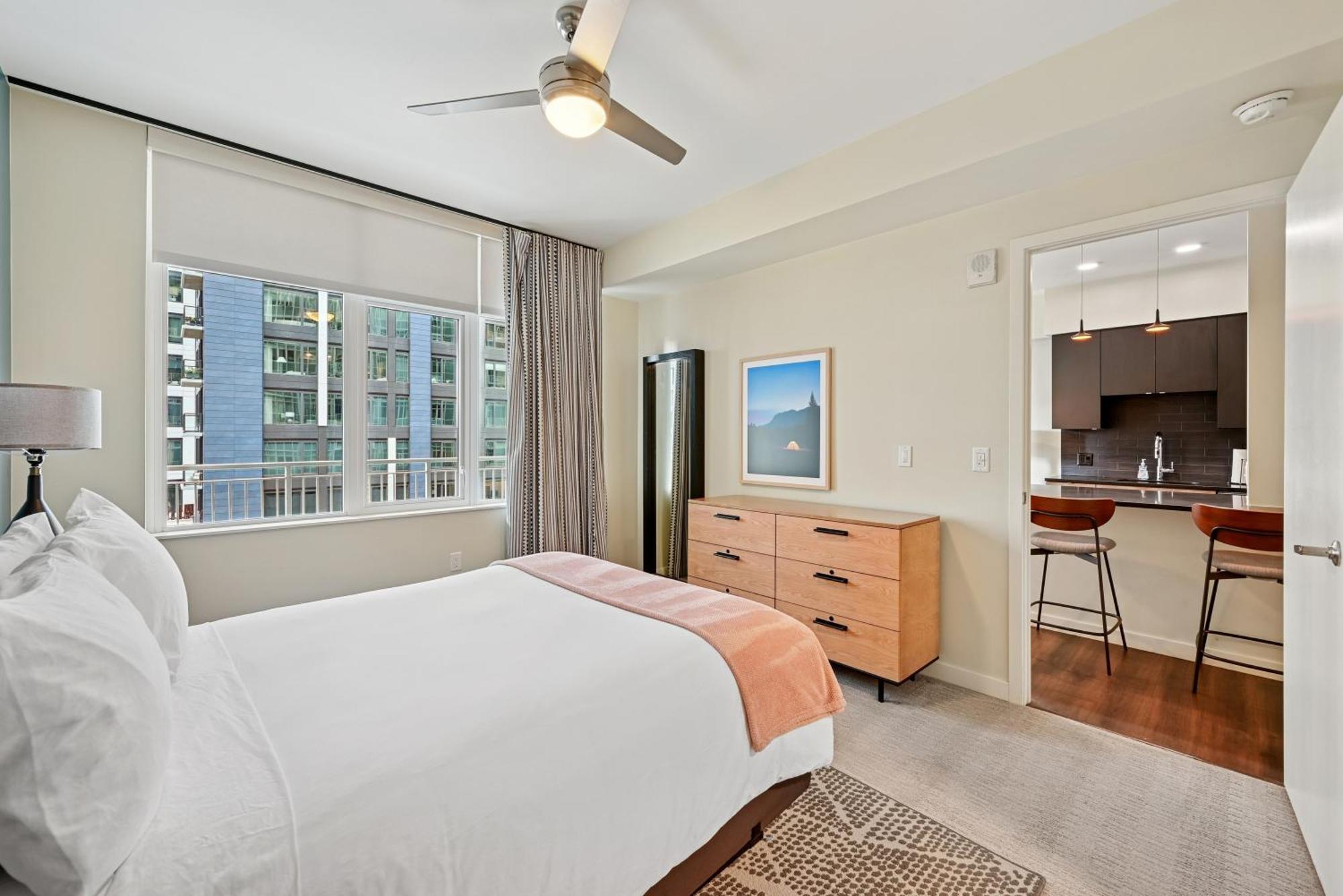 1 Bedroom Designer Furnished Apt at Union Station,1724771015:JPEG