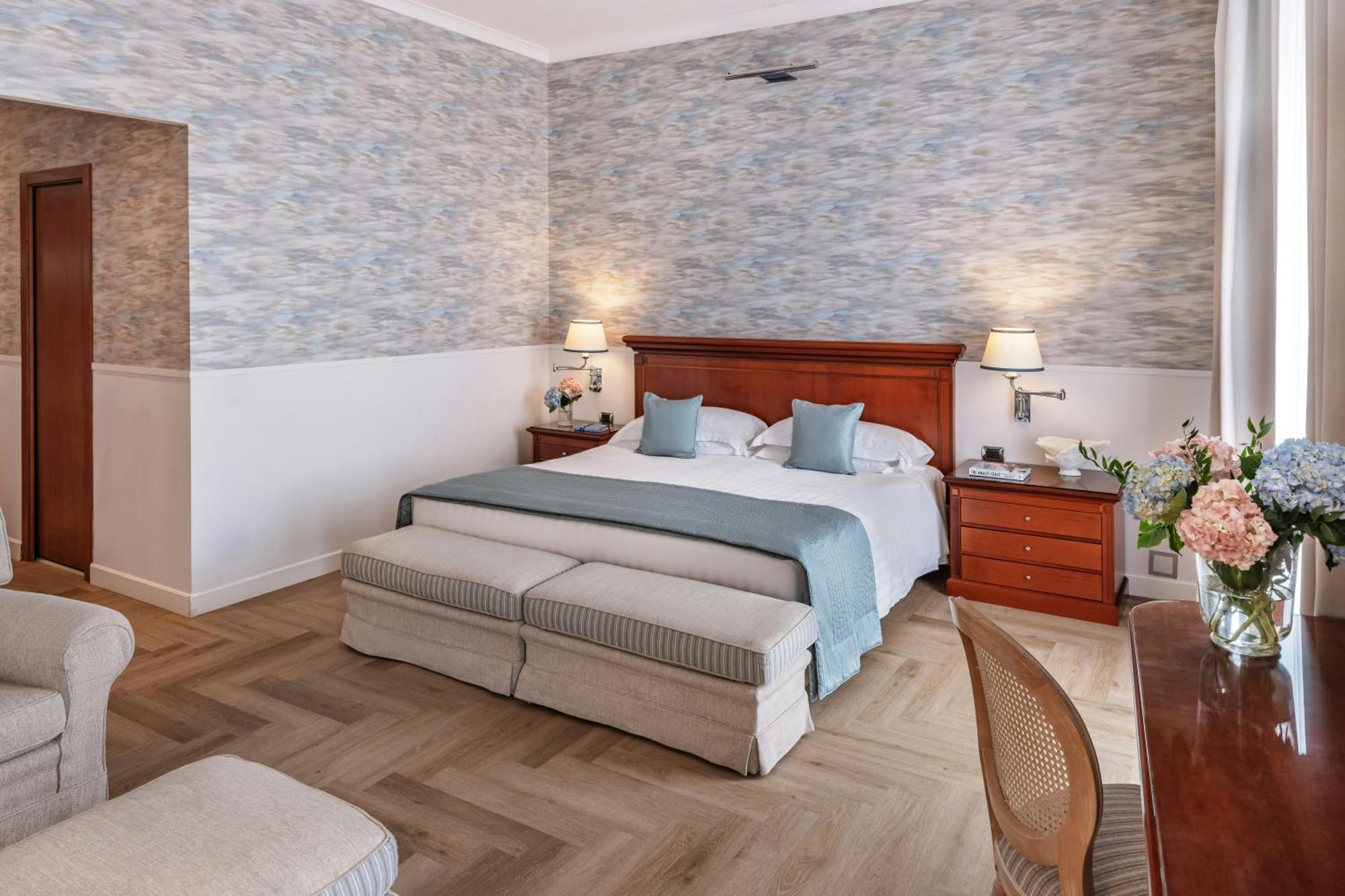 Junior Suite,1729993398:JPEG