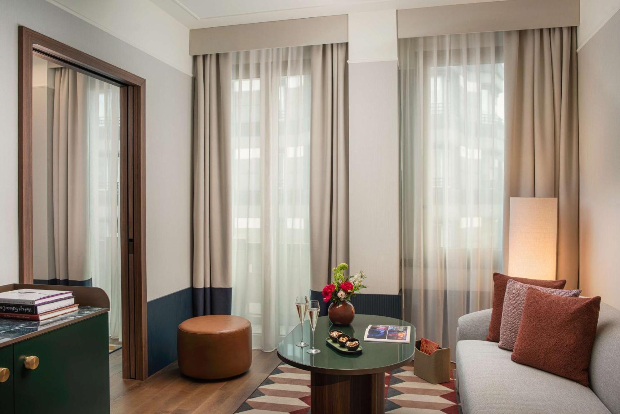 Executive Junior Suite,1729993723:JPEG