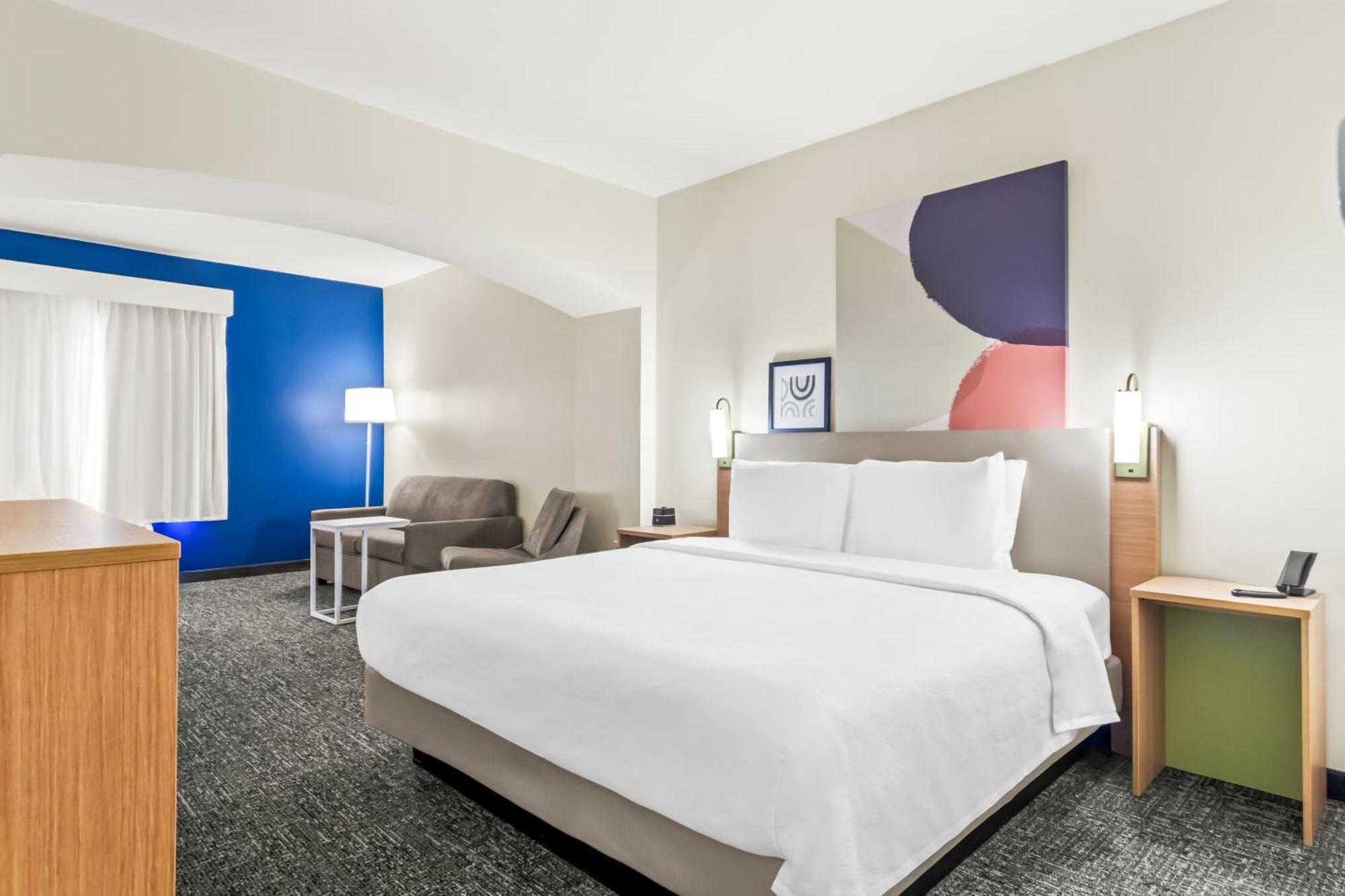King Room with Sofa Bed - Non-Smoking