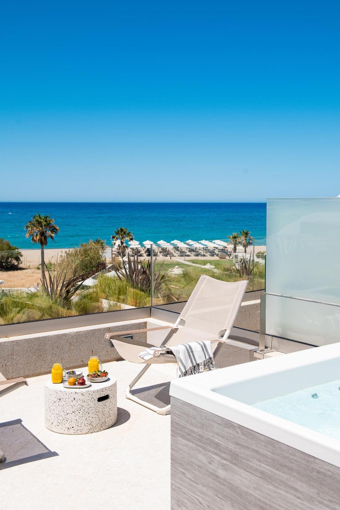 Maisonette with Hot Tub & Sea View