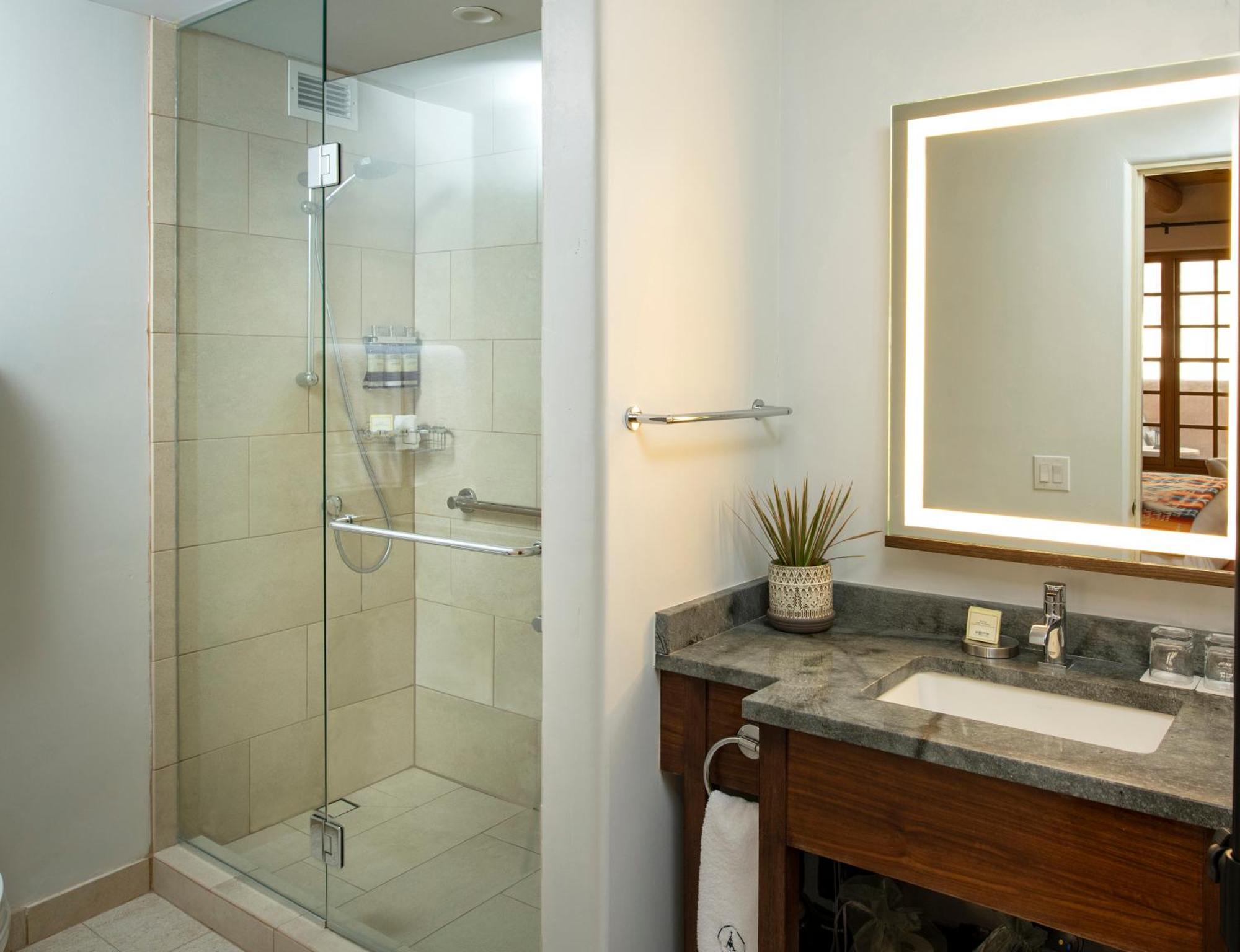 Triple Room,1739450845:JPEG