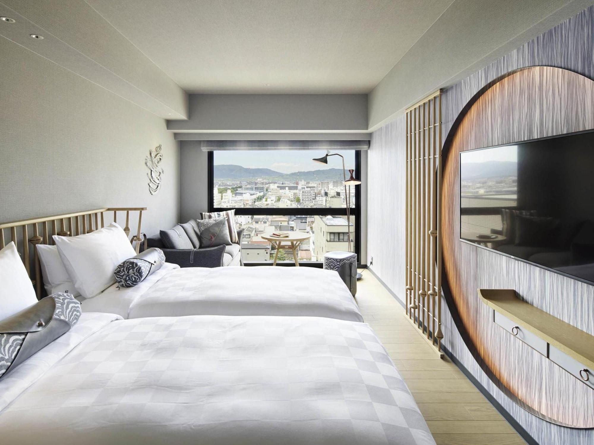Privilege Room with Two Twin Beds and Sofa - Non Smoking