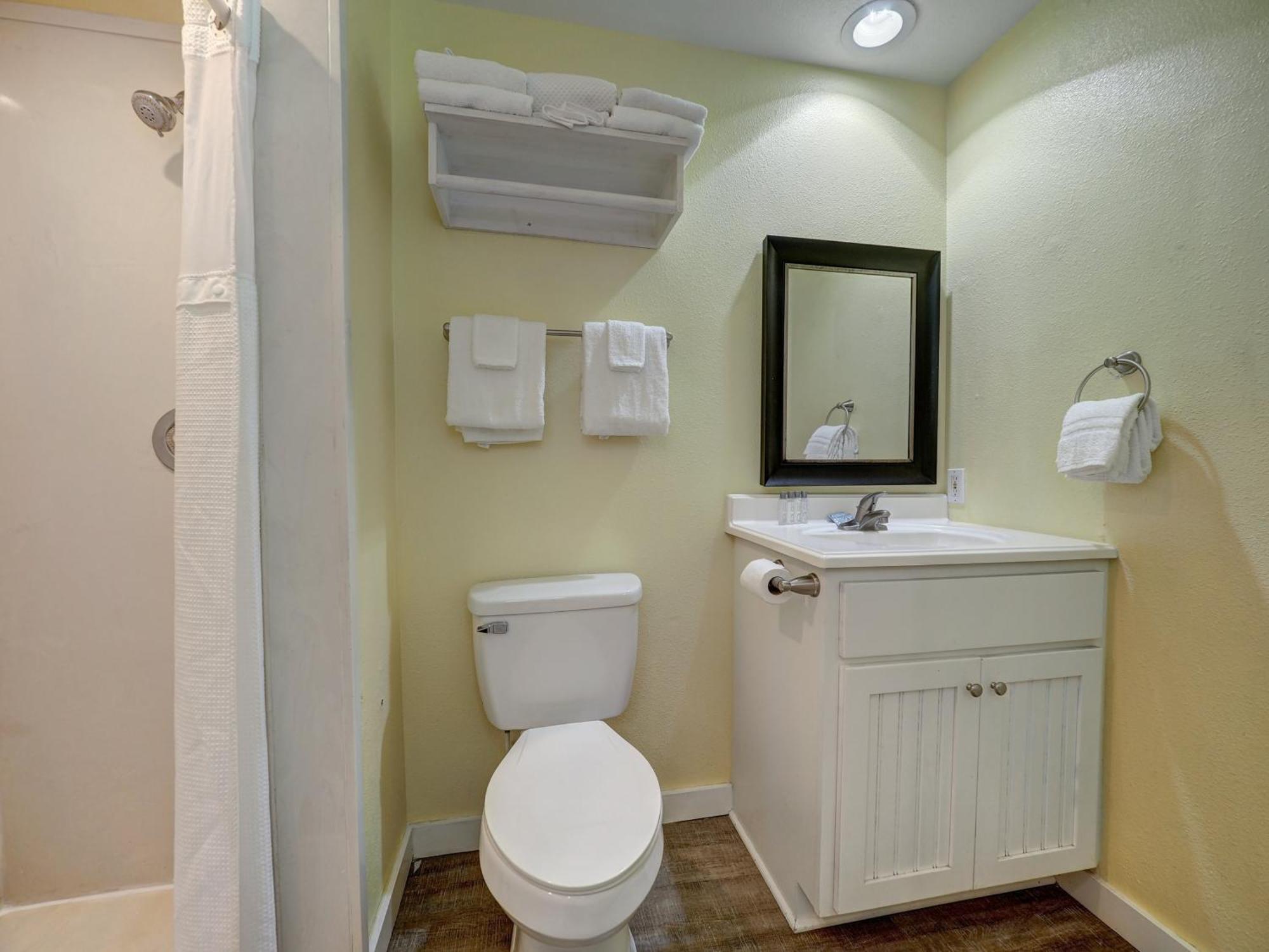 Standard Queen Room