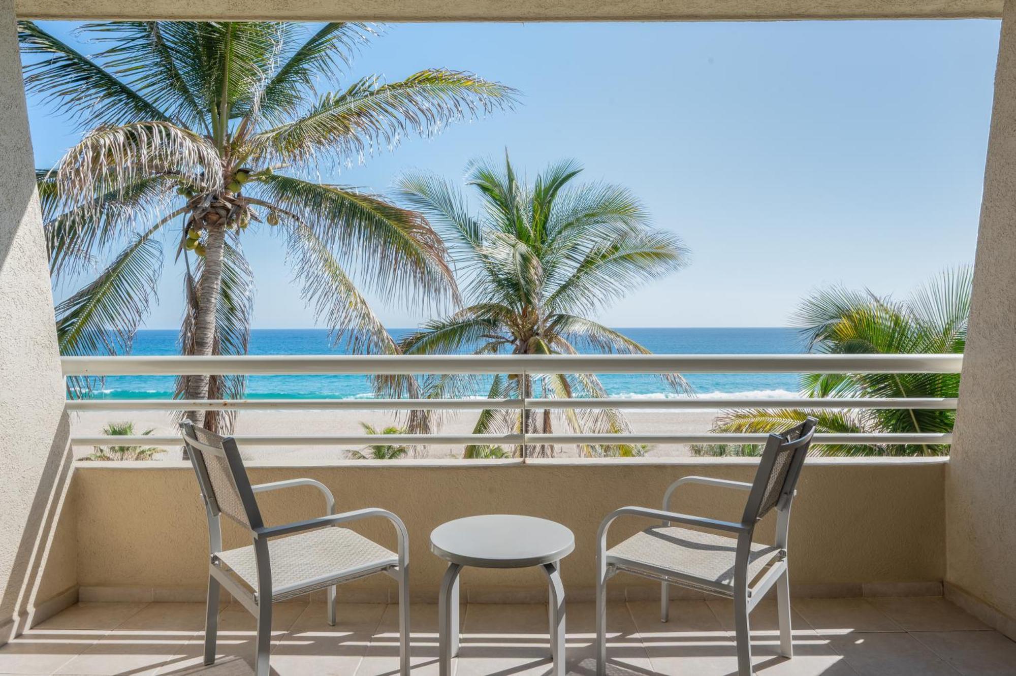 Superior Beach Front,1742653755:JPEG
