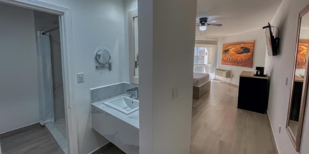 Double Room with Balcony,1742694278:JPEG