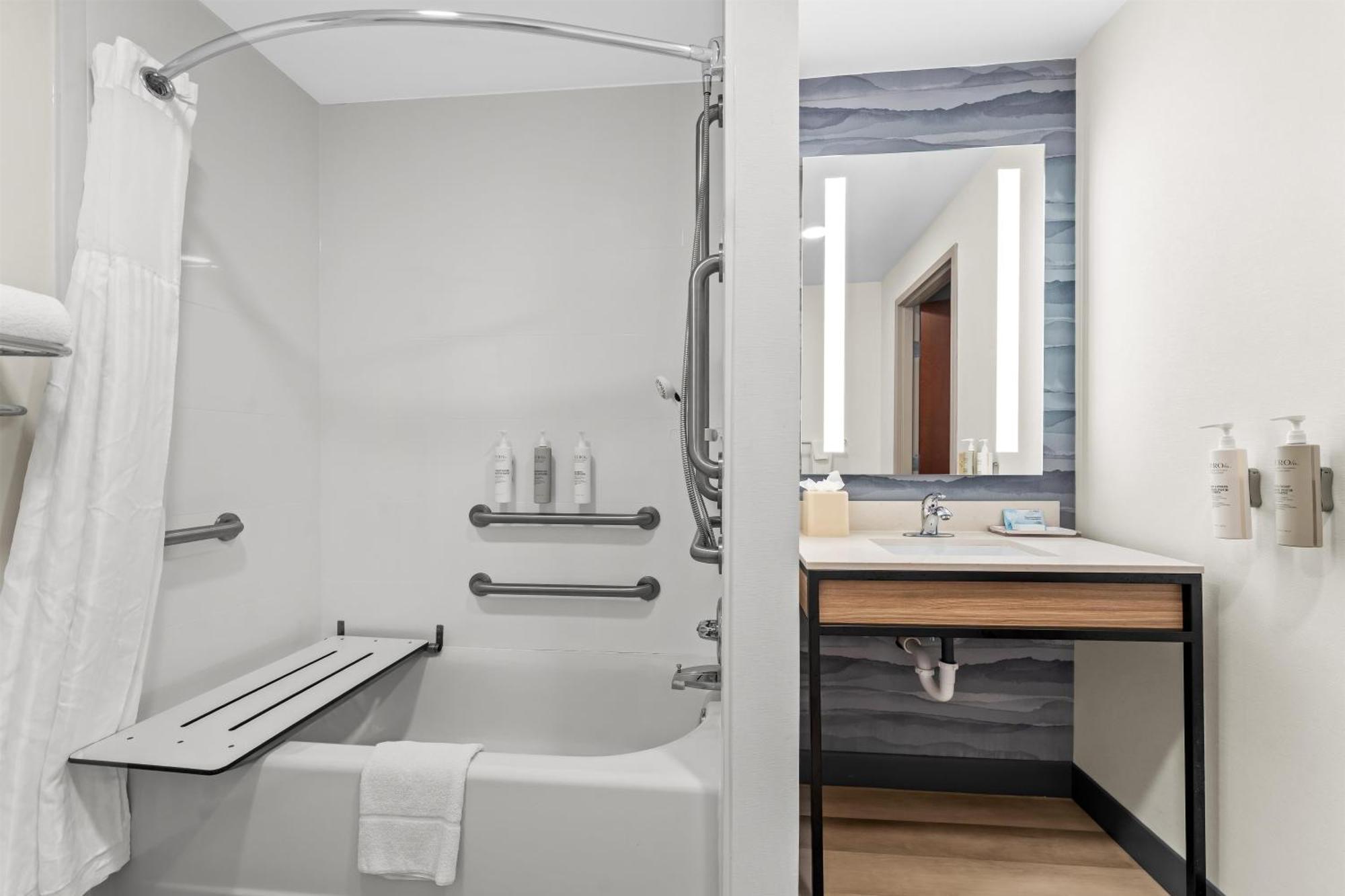 Queen Room with Two Queen Beds - Mobility and Hearing Access