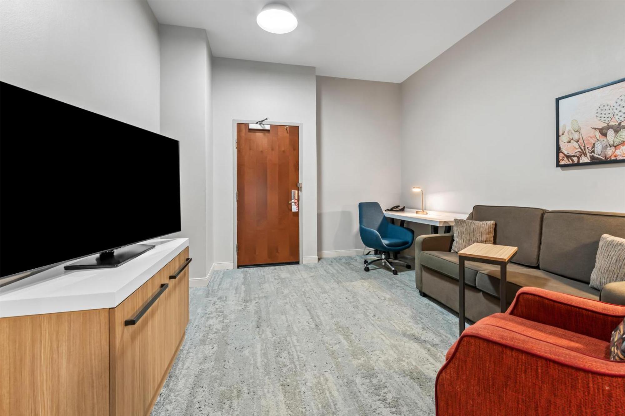 Junior King Suite with Seating Area