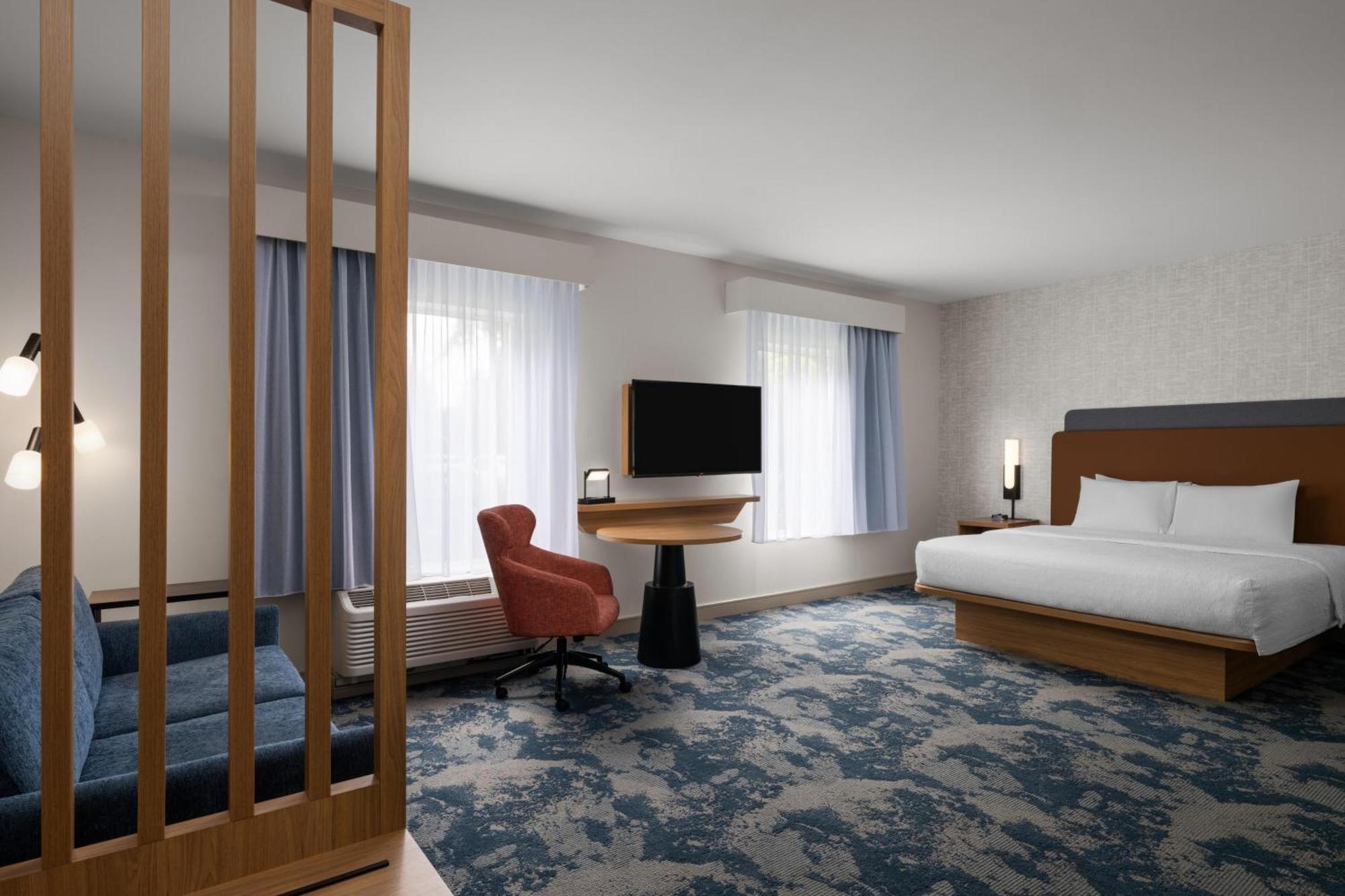 King Studio Suite with Sofa Bed - Non-Smoking