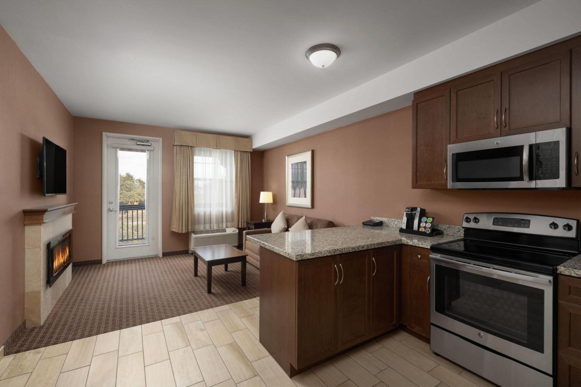 Two-Bedroom King Suite with Balcony - Non-Smoking,1742722041:JPEG