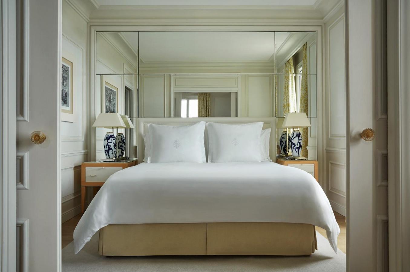 Palace Pinewood Suite King,1742757330:JPEG
