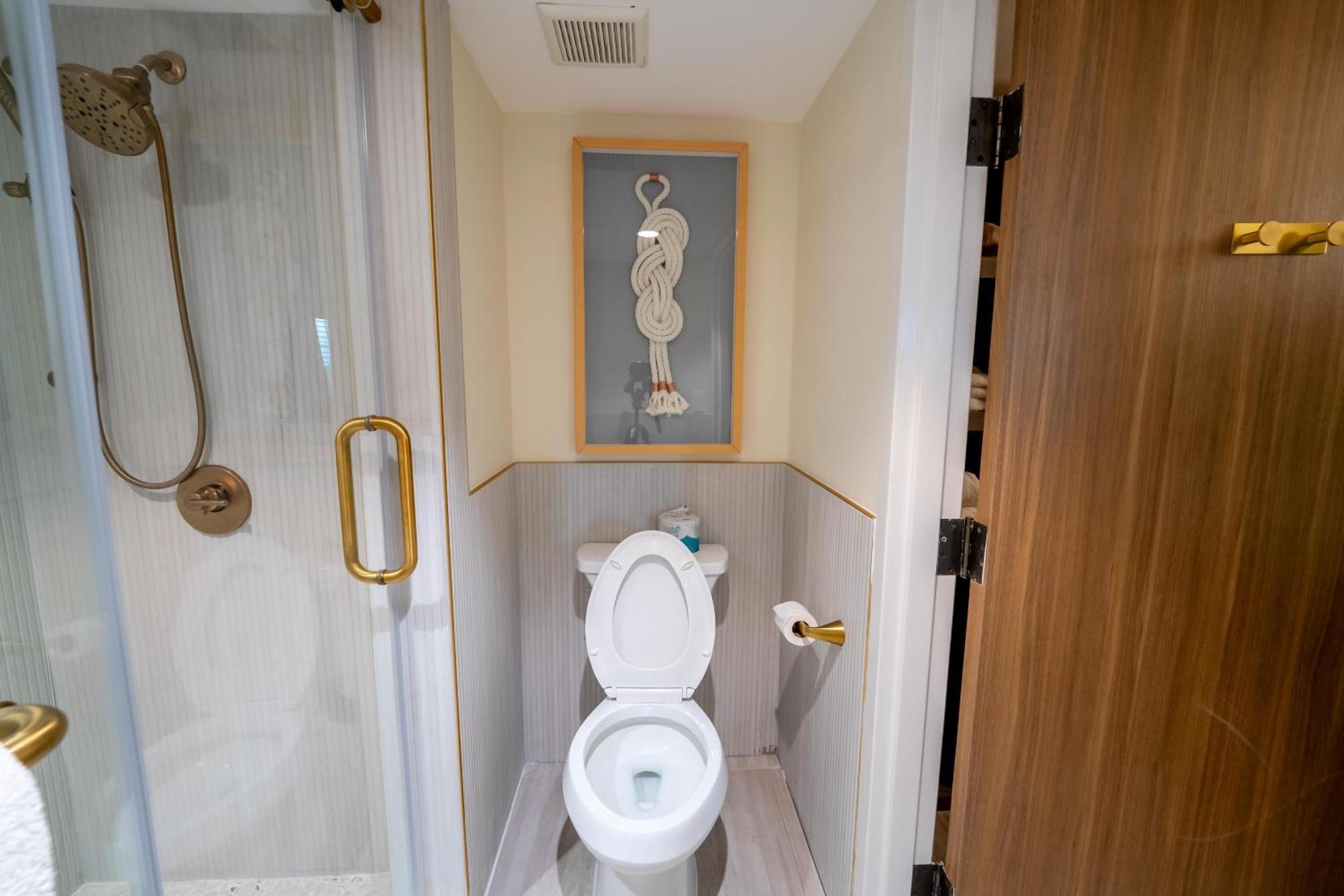 Queen Room with Two Queen Beds,1742835602:JPEG