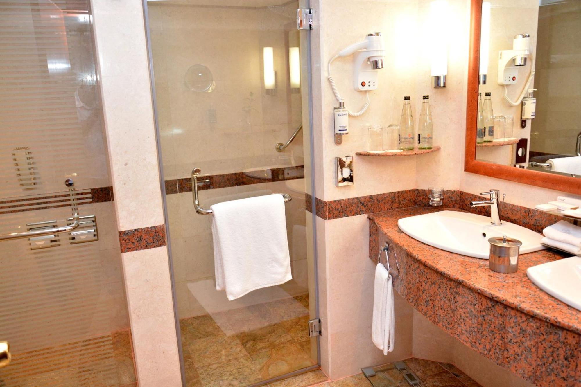Club Premier Room