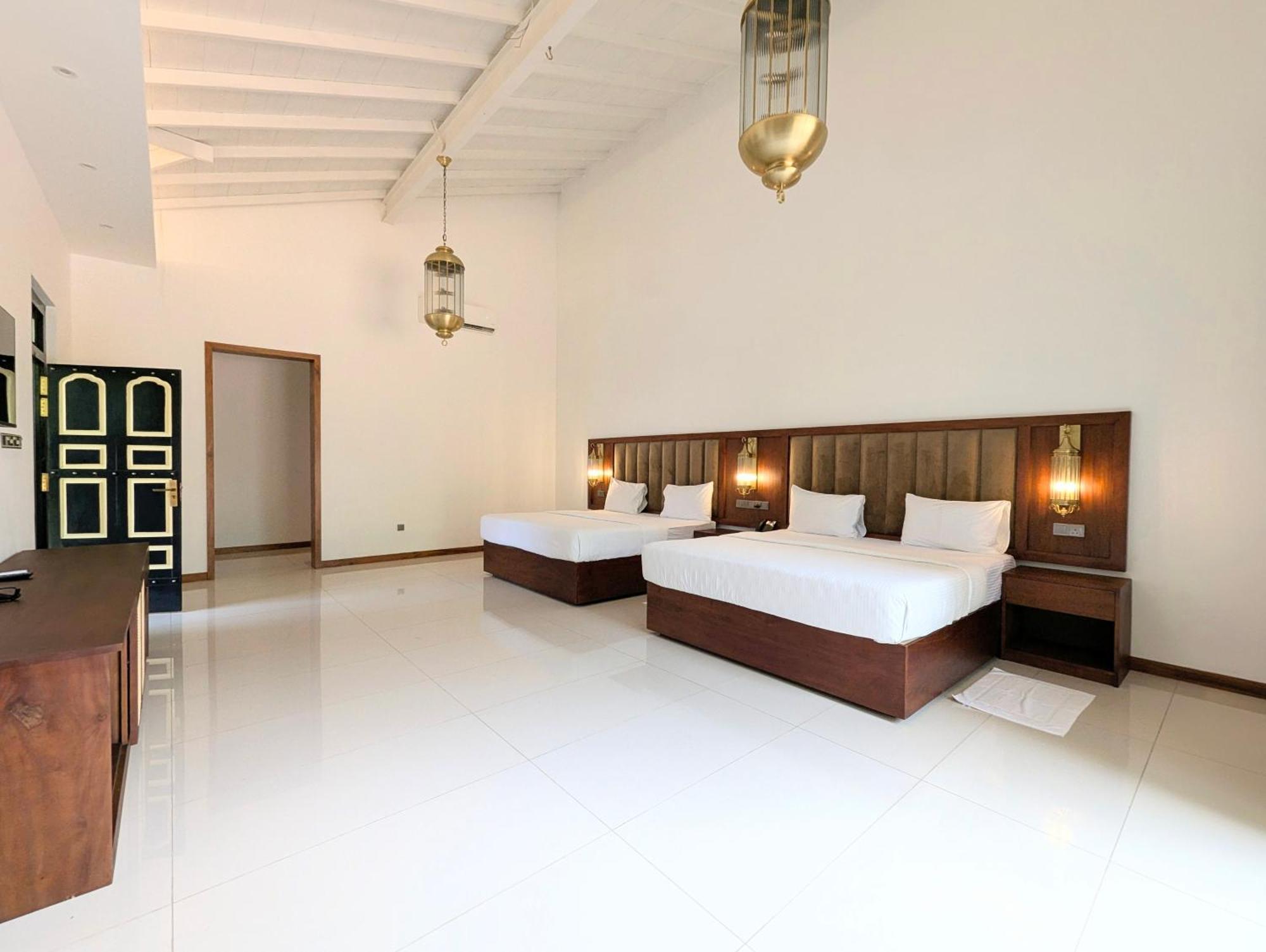 Presidential Suite (04 Pax)