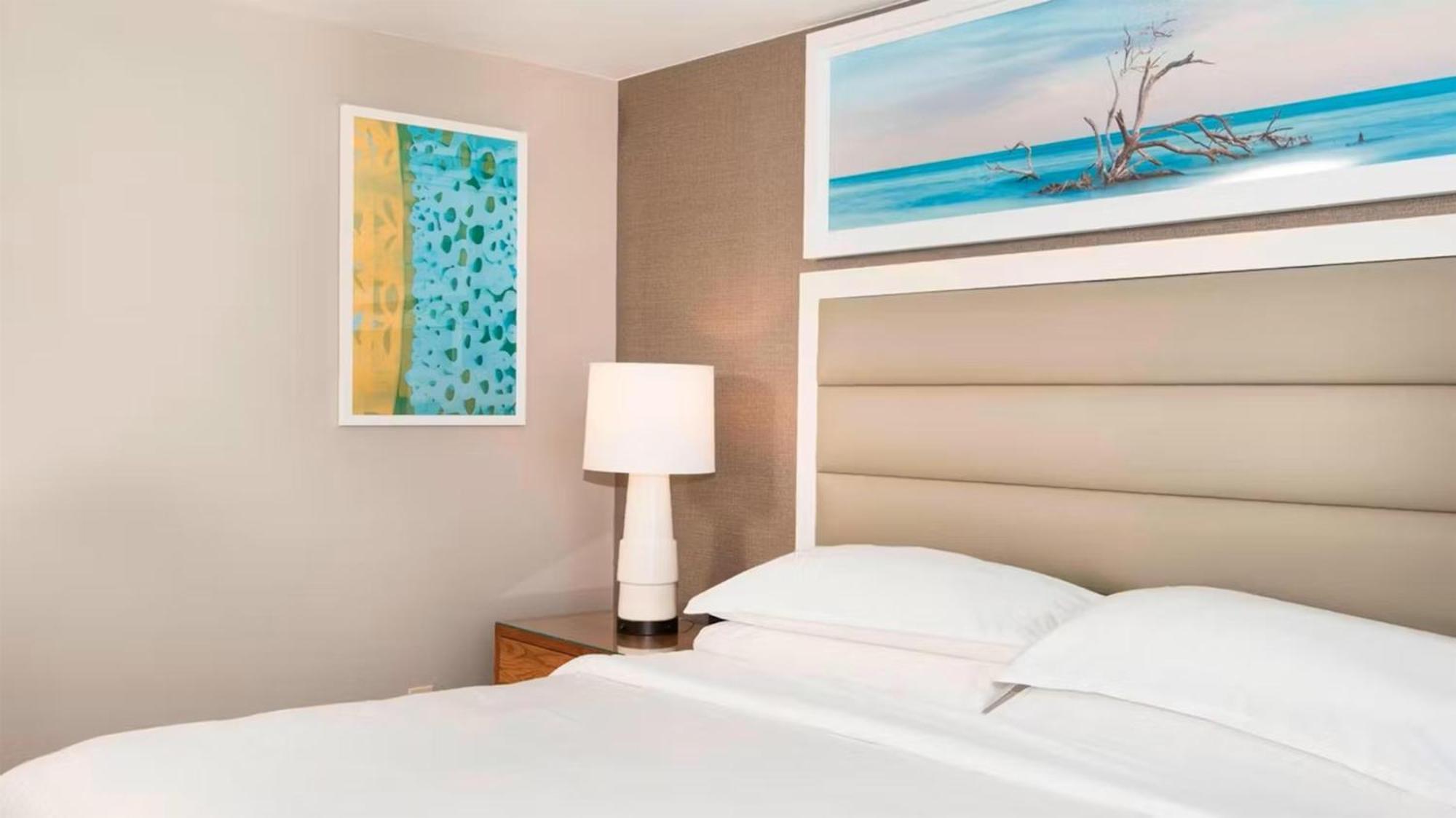 Studio with Two Queen Beds and Bay View