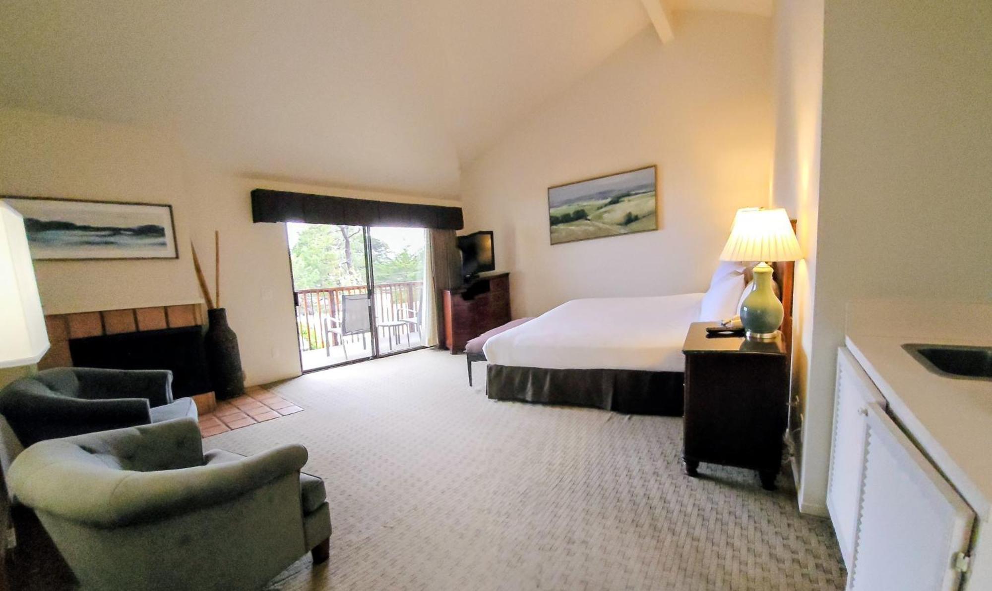 Deluxe Double Room with Balcony and Sea View