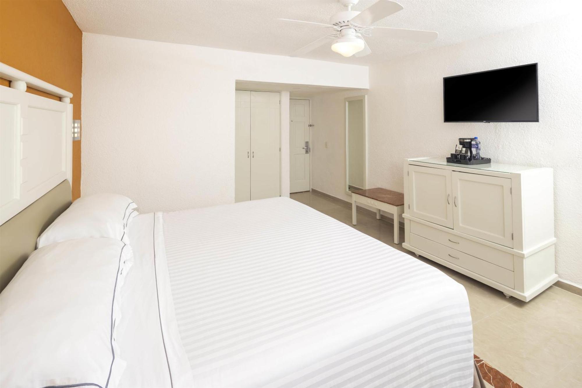 Double Room,1756511322:JPEG