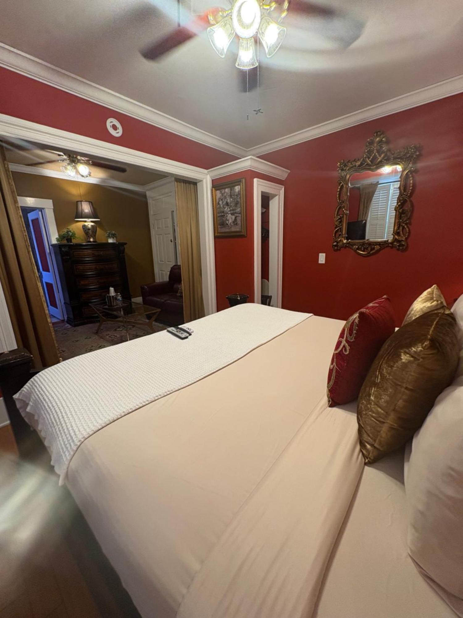 King Room,1756731537:JPEG