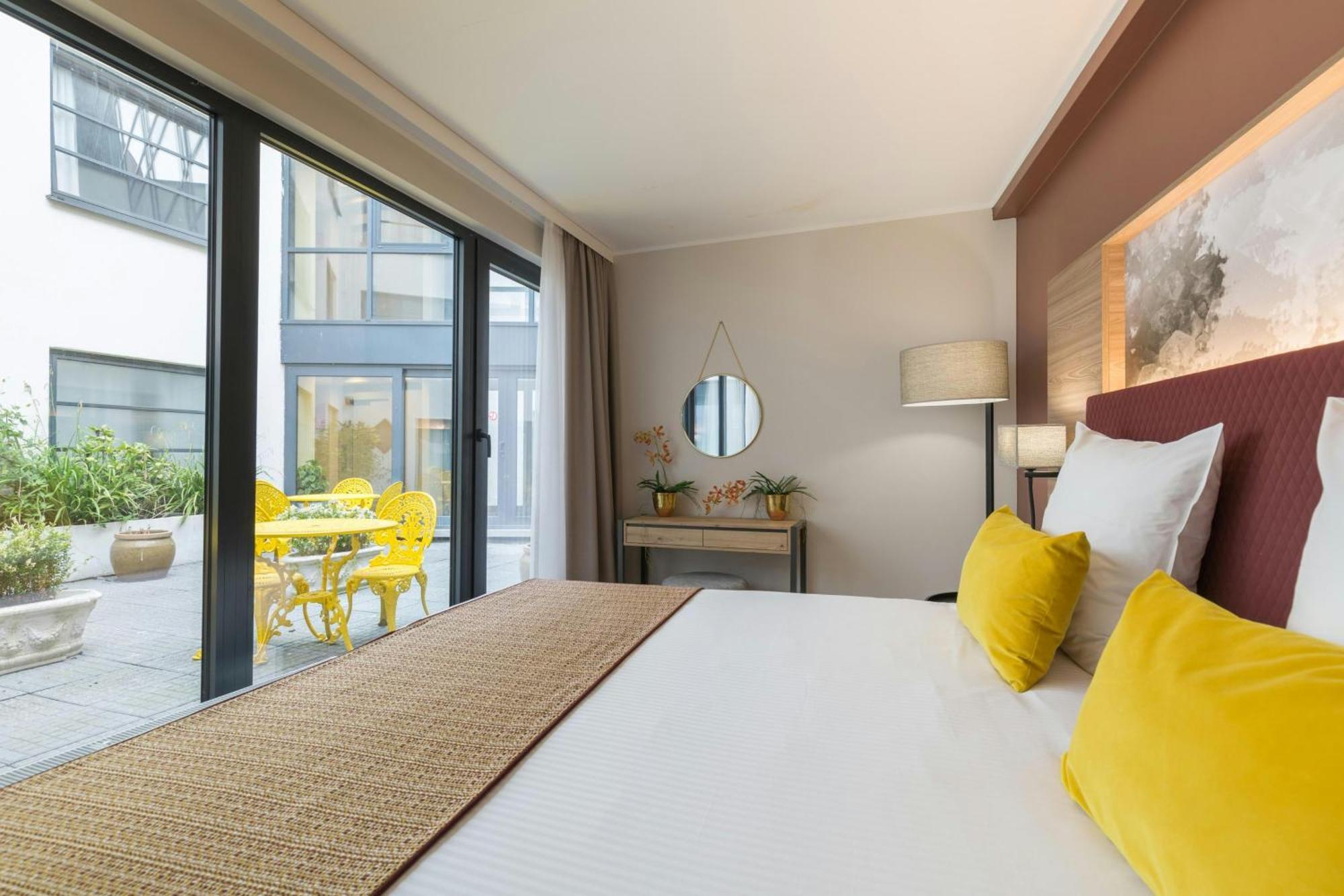 Suite 2 King Beds