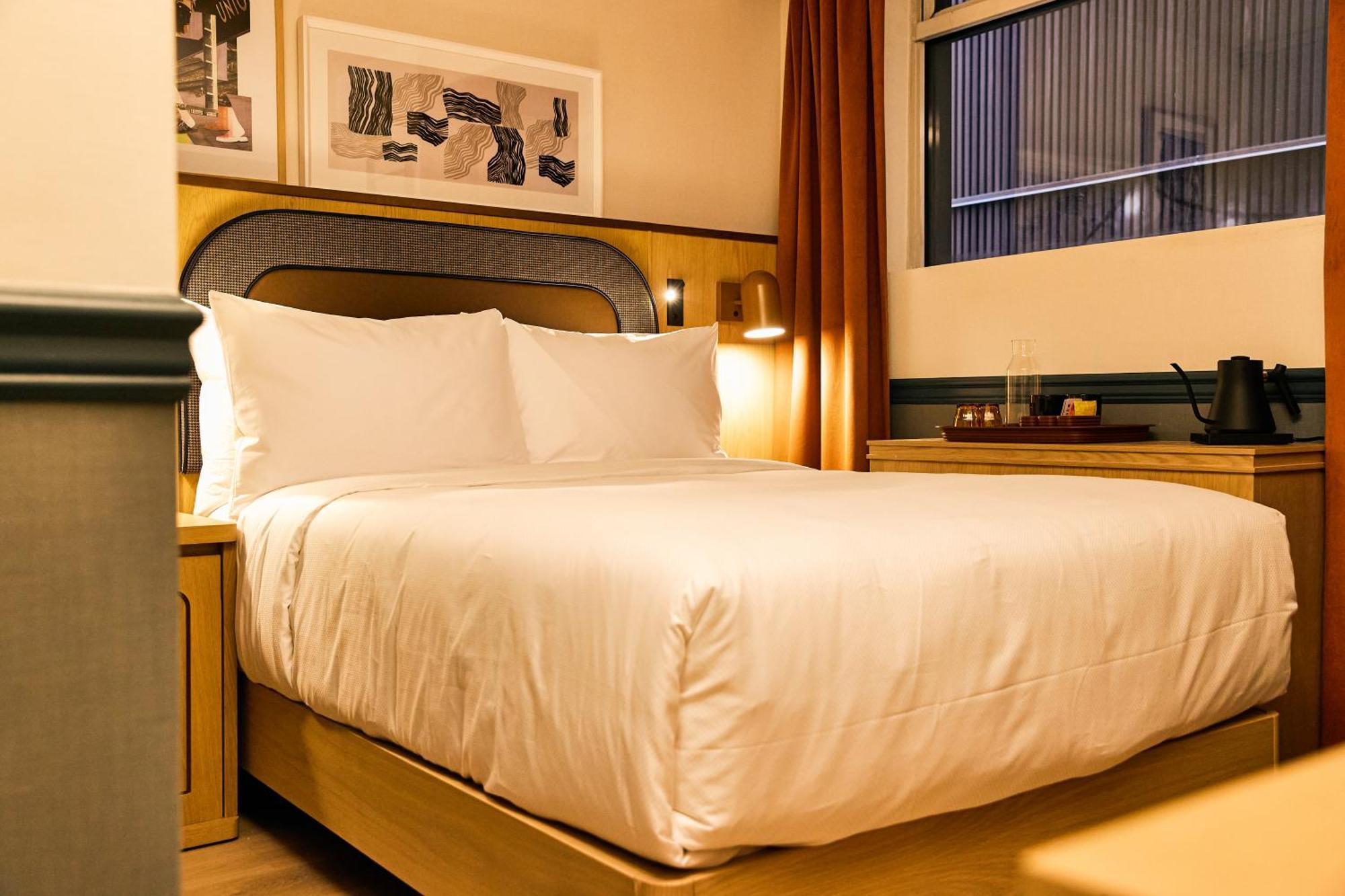 Double Room,1758283468:JPEG