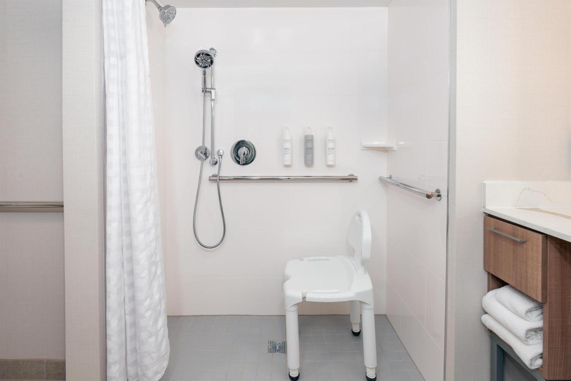 Suite with Two Queen Beds and Shower - Mobility and Hearing Access/Non-Smoking,1758304725:JPEG