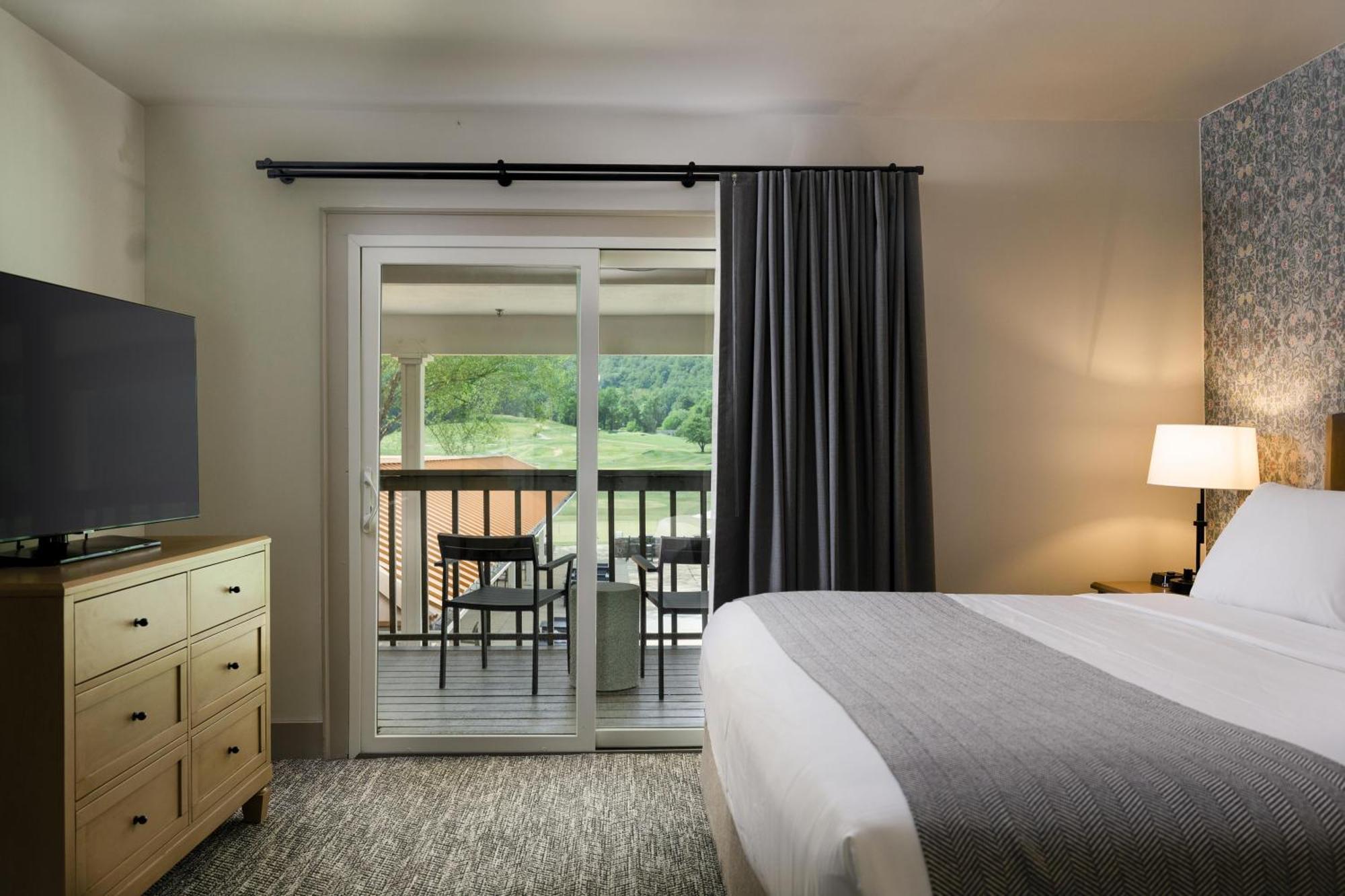 Historic Inn King Room with Balcony or Patio