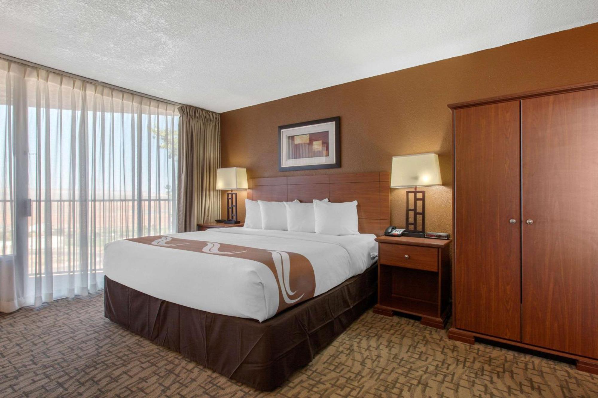 Standard King Room with Patio - Accessible/Non-Smoking