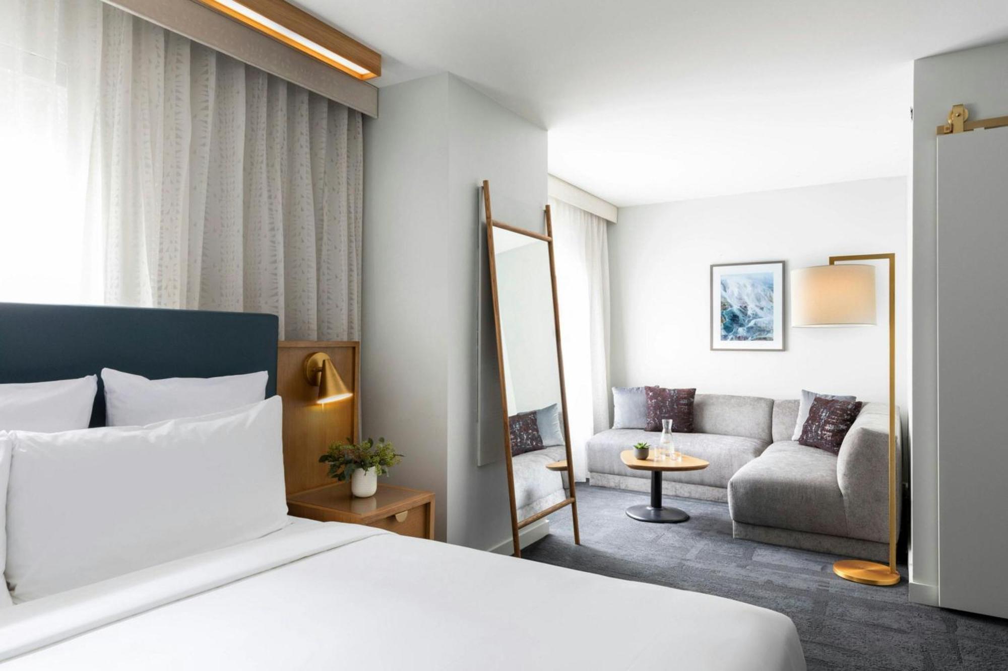 One-Bedroom King Suite,1758527683:JPEG