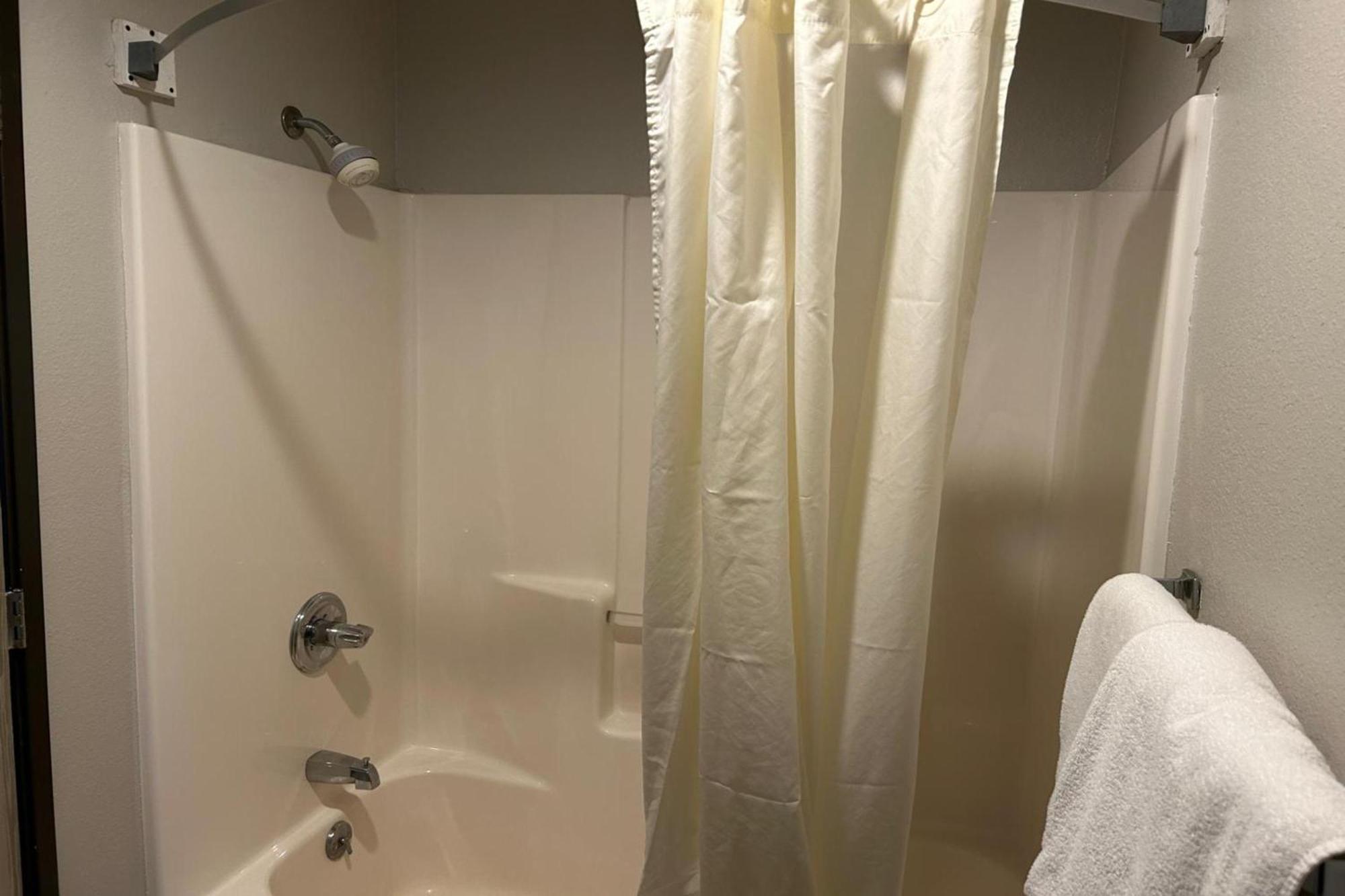 Two-Bedroom Suite with One King Bed and Two Queen Beds and Lake View - Non-Smoking