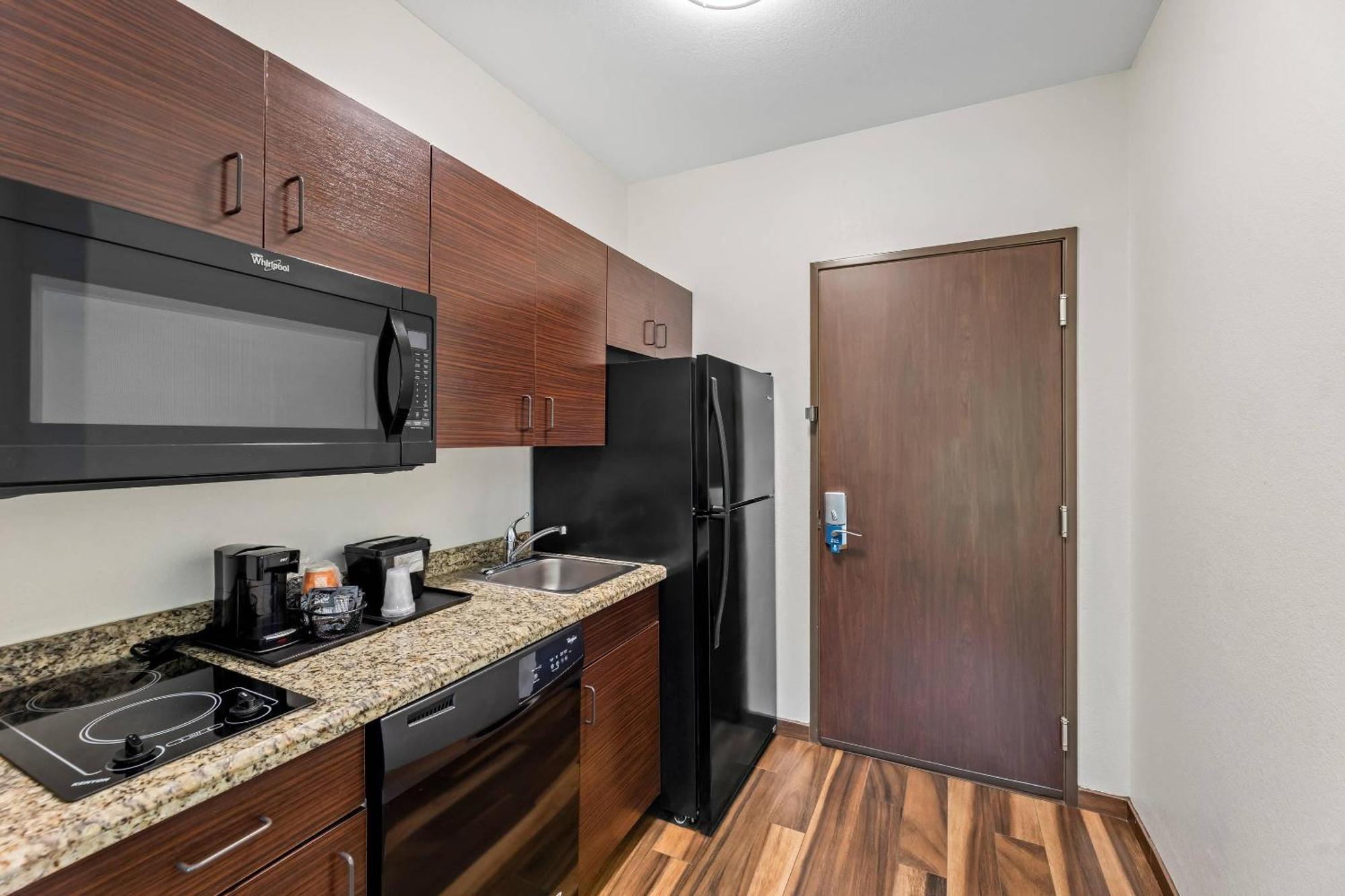 Mobility and Hearing Accessible Suite with 1 King Bed and Kitchen