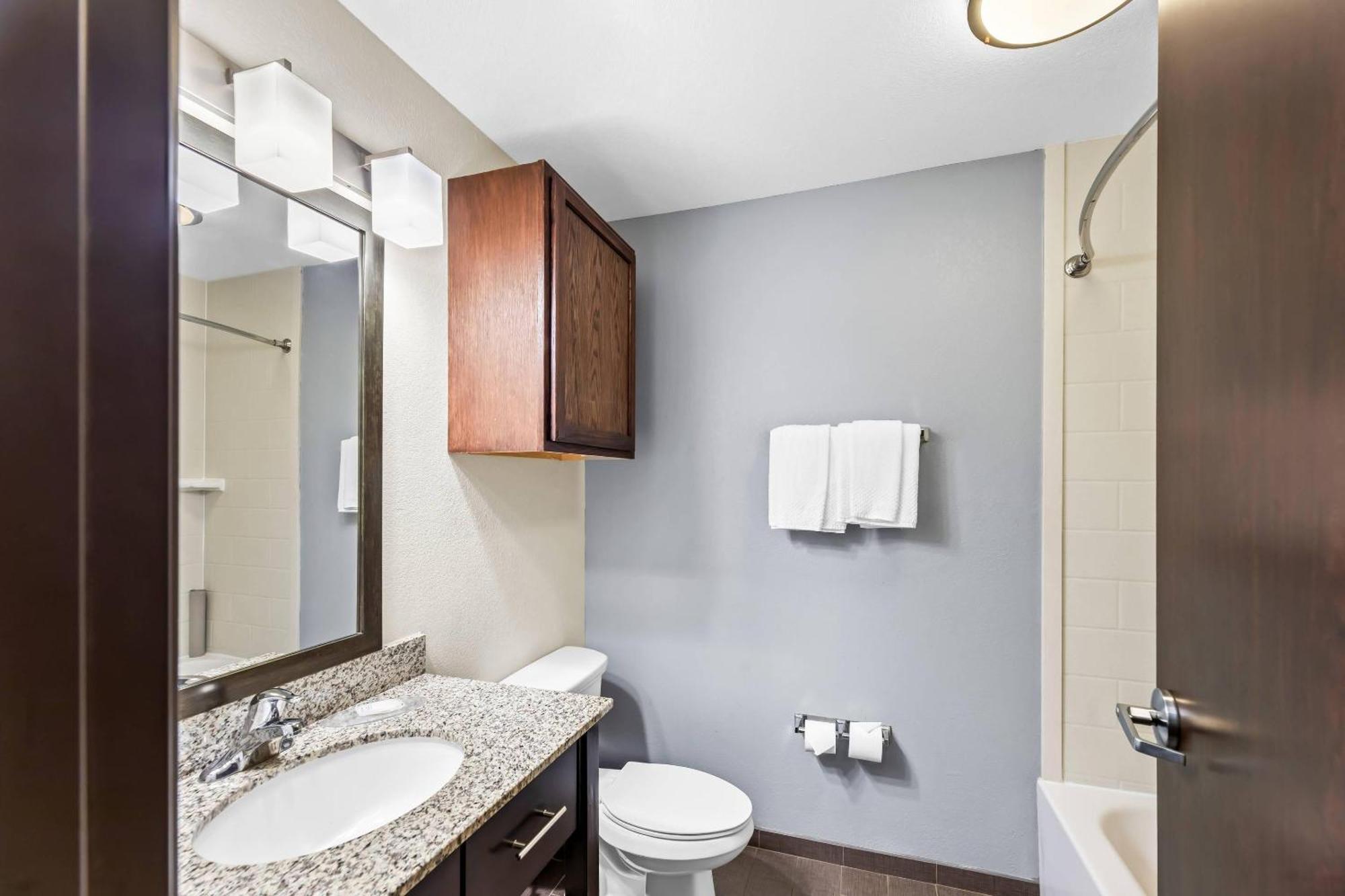 Suite with 2 Queen Beds and Kitchen