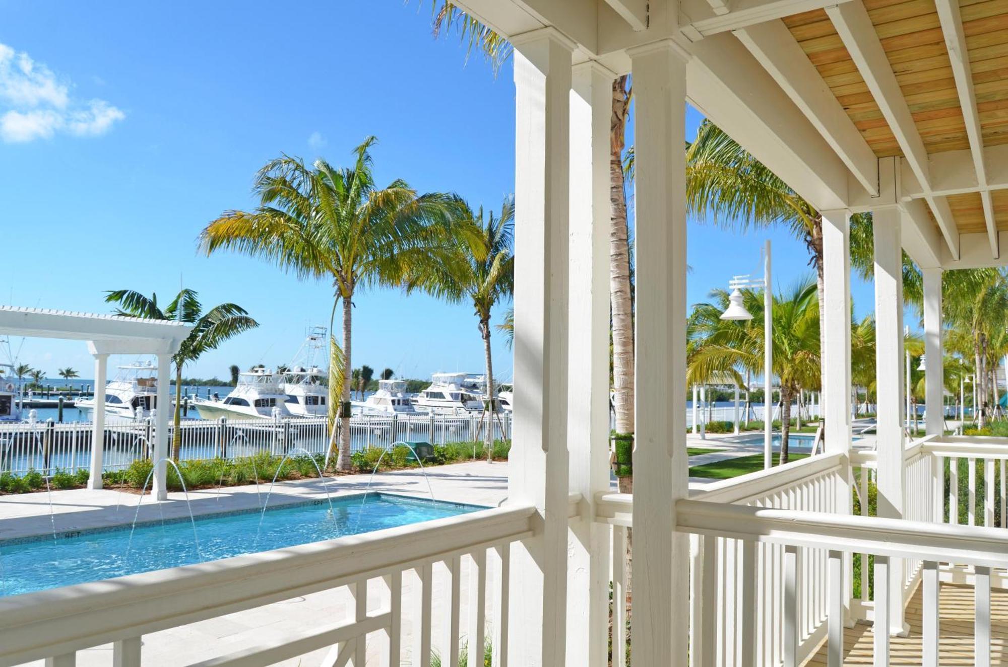 Queen Room with Two Queen Beds, Partial Ocean View and Bath Tub - Mobility and Hearing Access