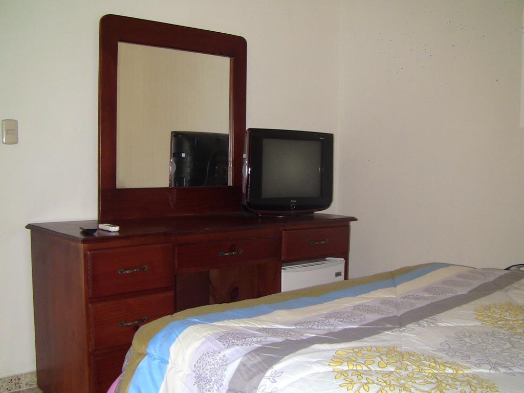 Deluxe Single Room with Shared Bathroom