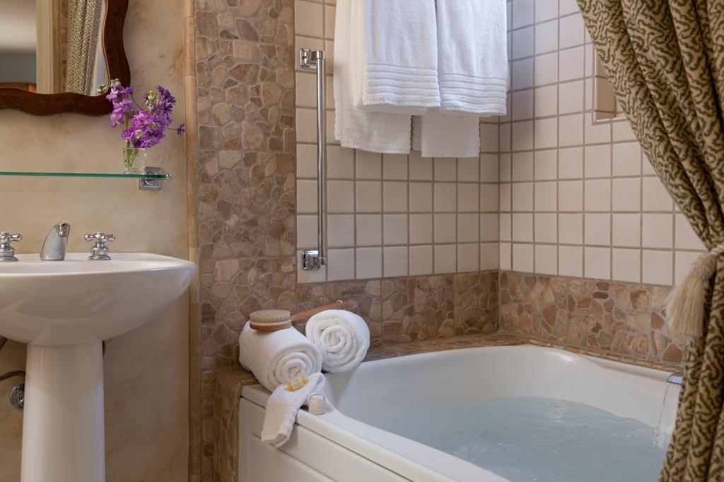 Deluxe King Room ( 1st Floor ),1125564246:JPEG