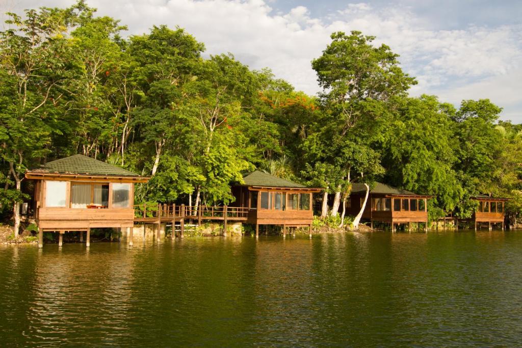 Queen Suite - Lagoon Front