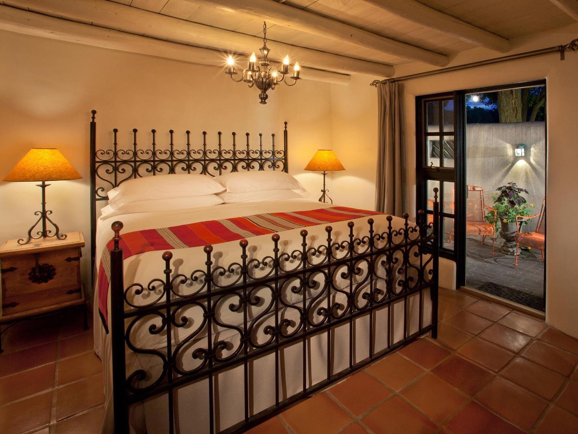 Executive Suite,1653542112:JPEG