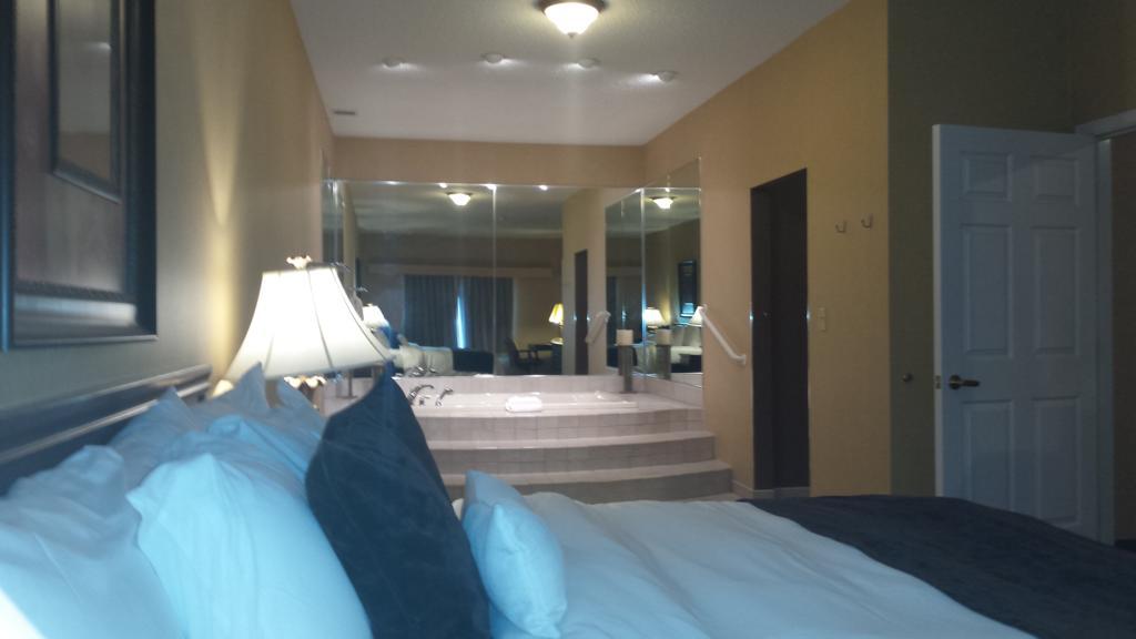 One-Bedroom King Suite,320596293:JPEG