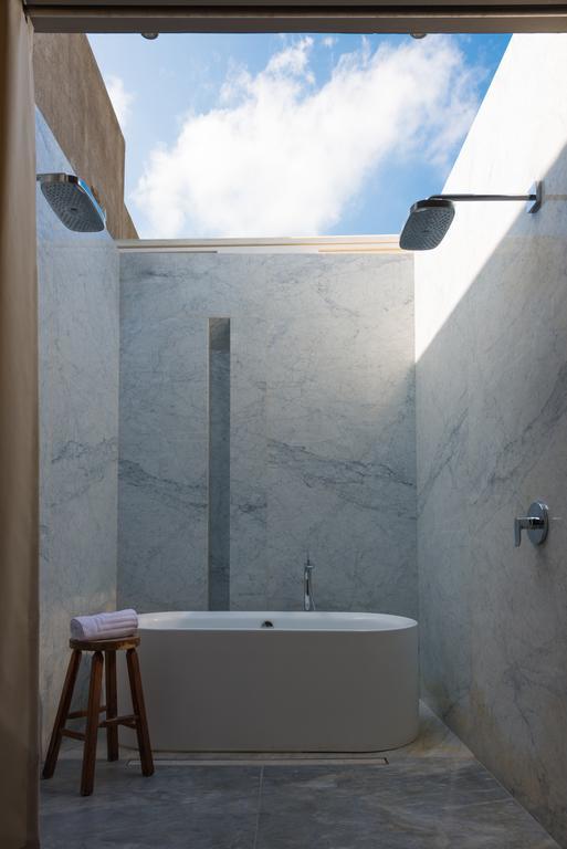 Suite with Mountain View,1388121413:JPEG