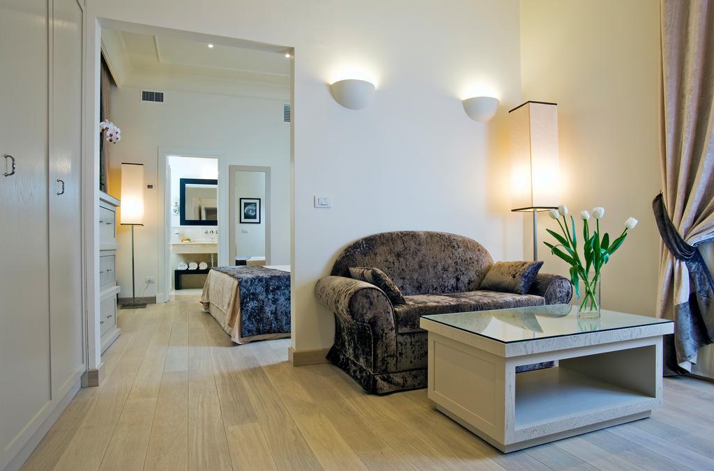 Junior Suite,338711848:JPEG