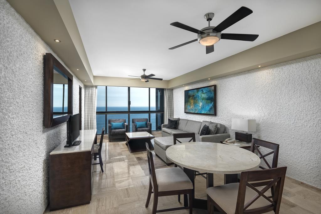 One-Bedroom Suite,339248200:JPEG