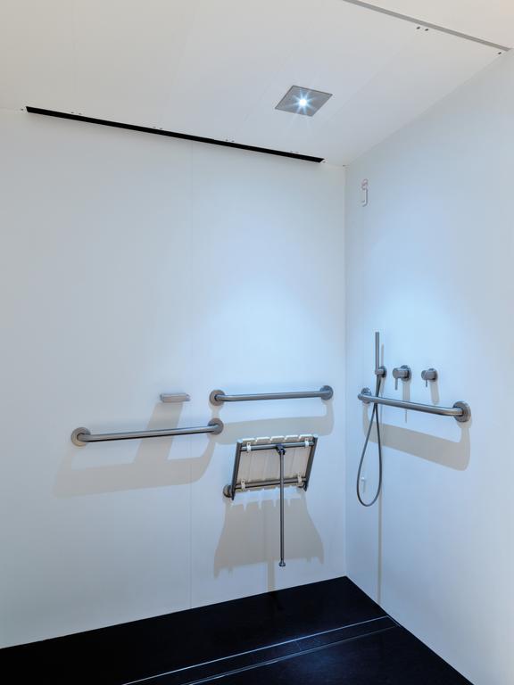 Superior Accessible Room,683643705:JPEG