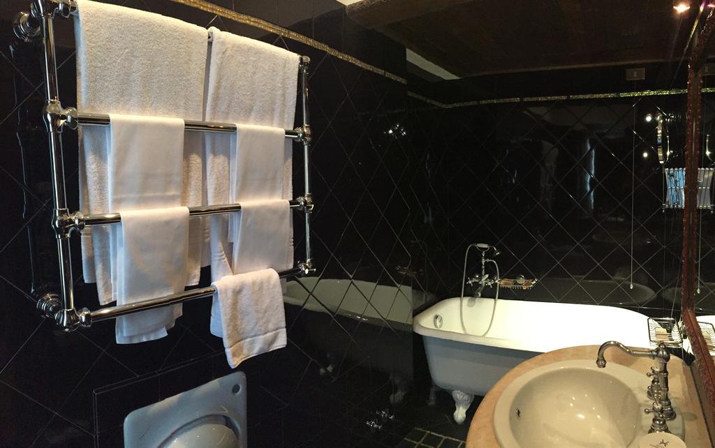 Double Room,400280172:JPEG