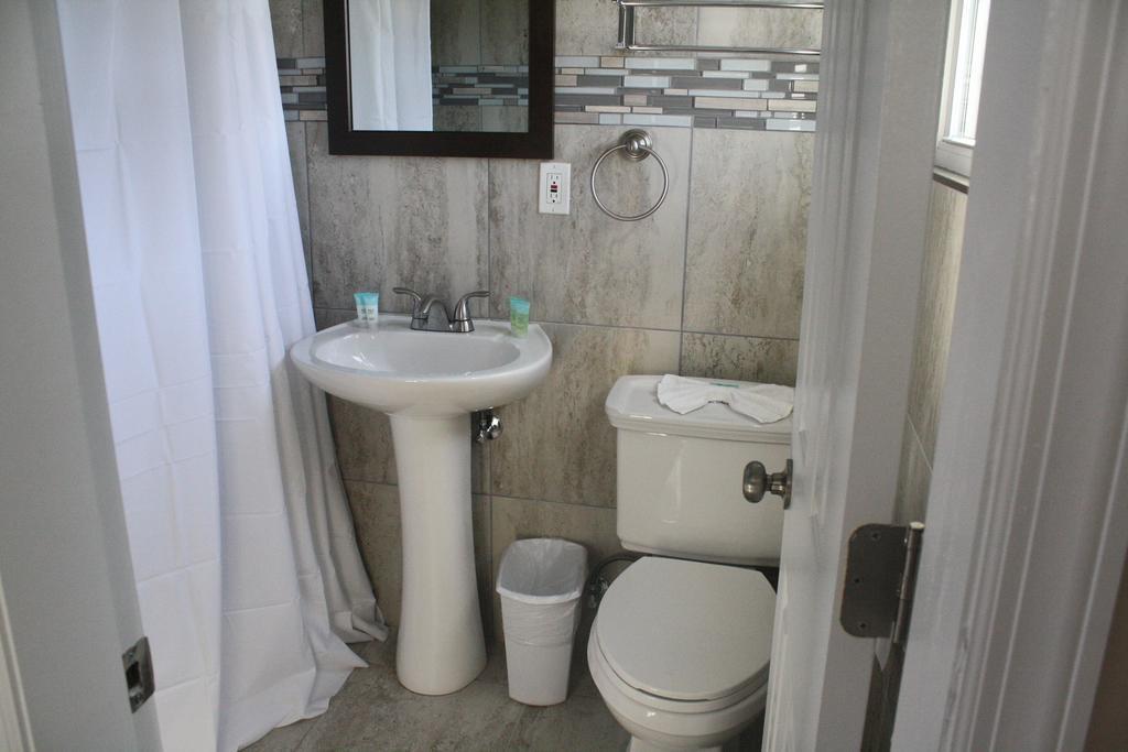 Deluxe Double King Room