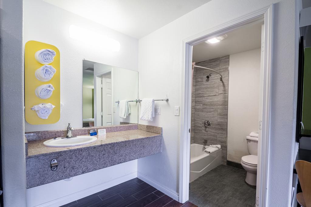 Deluxe 2 Queen Room,1758308606:JPEG