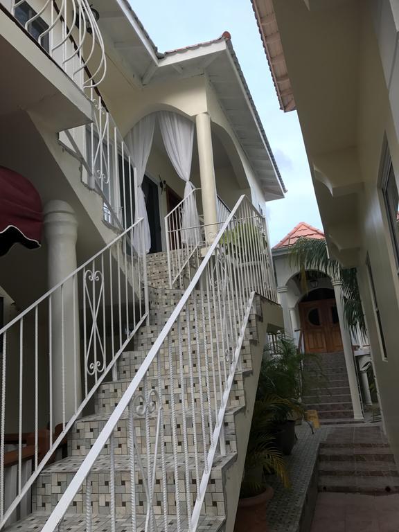 Honeymoon Suite,450229194:JPEG
