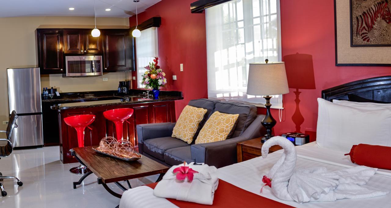 Junior King Suite with Living Room - Non-Smoking